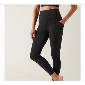 Athleta Salutation Stash 7/8 Tight Black Size Small Yoga Activewear
